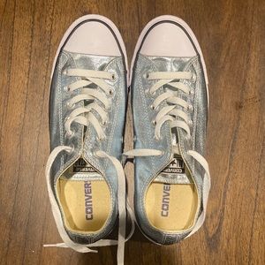 New Converse All Stars. Metallic light blue. Unisex Men’s 6/ Women’s 8